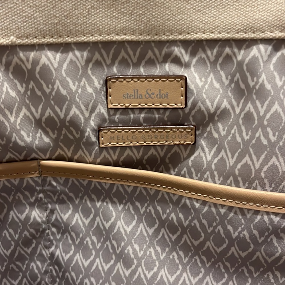 Stella & Dot Beach Tote - Picture 9 of 9